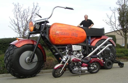 http://limewedge.net/wp-content/uploads/2010/12/biggest_motorcycle.jpg